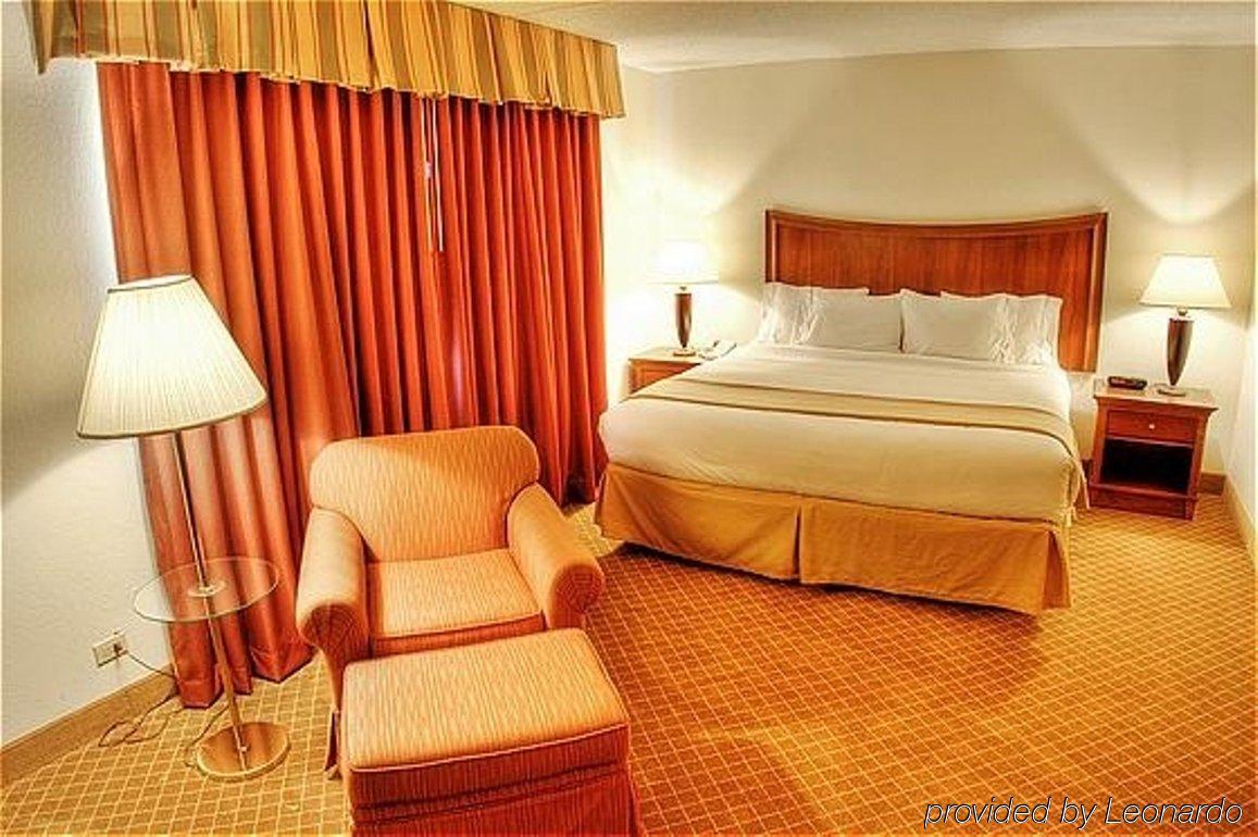 Holiday Inn Express Chicago Nw - Arlington Heights, An Ihg Hotel Стая снимка